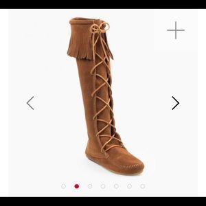Minnetonka Lace up Moccasin boot